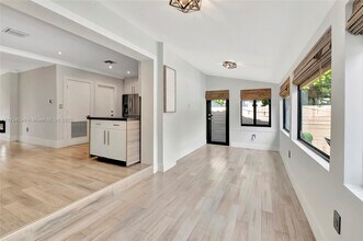 2415 SW 21st Ter in Miami, FL - Building Photo - Building Photo