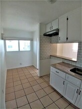 709 S Flower St in Inglewood, CA - Building Photo - Building Photo