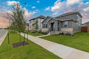 204 Flowers Ave in Hutto, TX - Building Photo