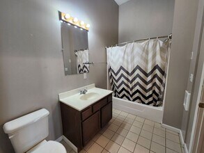 101 S Main St in Clinton, IN - Building Photo - Building Photo