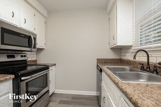 418 Helton Dr in Clarksville, TN - Building Photo - Building Photo