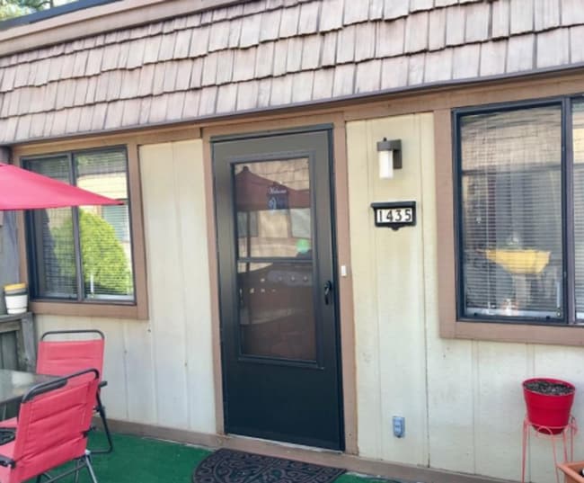 1435 Granada Ct