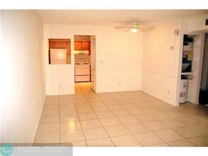 11000 Royal Palm Blvd in Coral Springs, FL - Building Photo - Building Photo