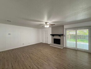 11207 Spring Mint in San Antonio, TX - Building Photo - Building Photo