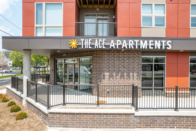 The Ace Apartments in Madison, WI - Foto de edificio - Building Photo