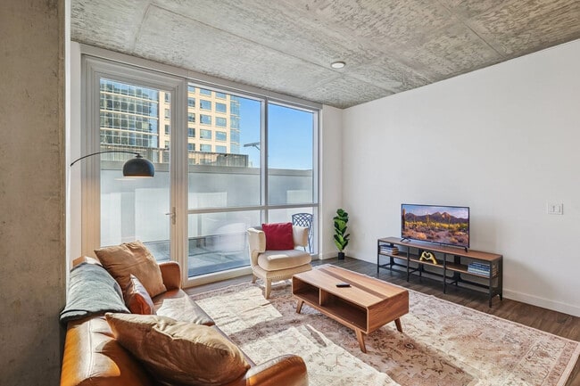 222 E Jefferson St in Phoenix, AZ - Foto de edificio - Building Photo