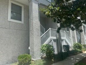 200 Salt Air Dr in St. Simons Island, GA - Building Photo - Building Photo