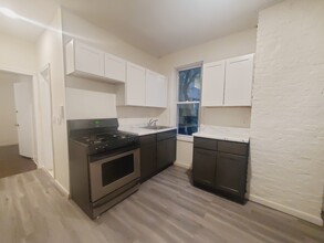 115 Ege Ave, Unit 1 in Jersey City, NJ - Foto de edificio - Building Photo