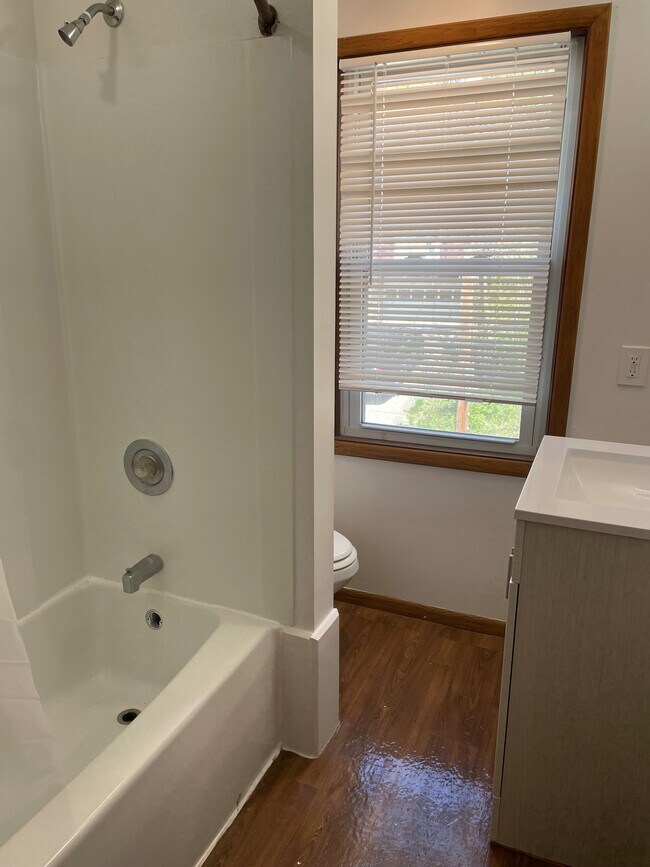 9 Fountain St in Crafton, PA - Building Photo - Building Photo