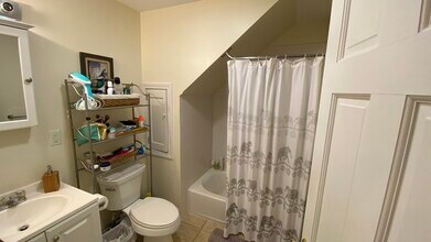 103 Beacon St, Unit 2 in Boston, MA - Building Photo - Building Photo