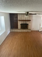 205 E 22nd St, Unit 205 E 22nd St. Apt A in Cameron, TX - Foto de edificio - Building Photo