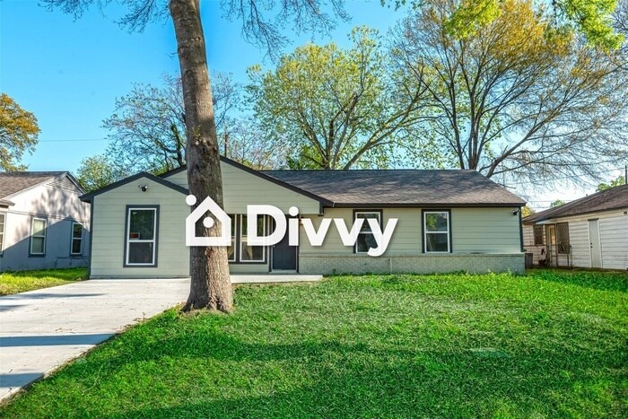 4923 Andrea St Photo