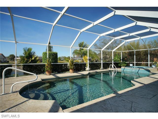 409 SW 7th St in Cape Coral, FL - Building Photo