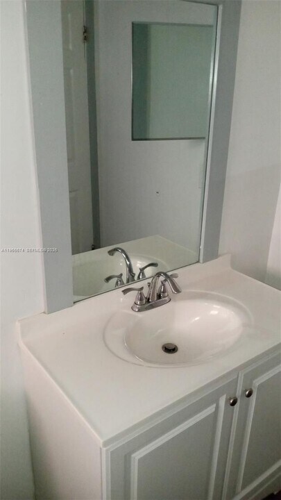 1841 Cleveland St in Hollywood, FL - Building Photo