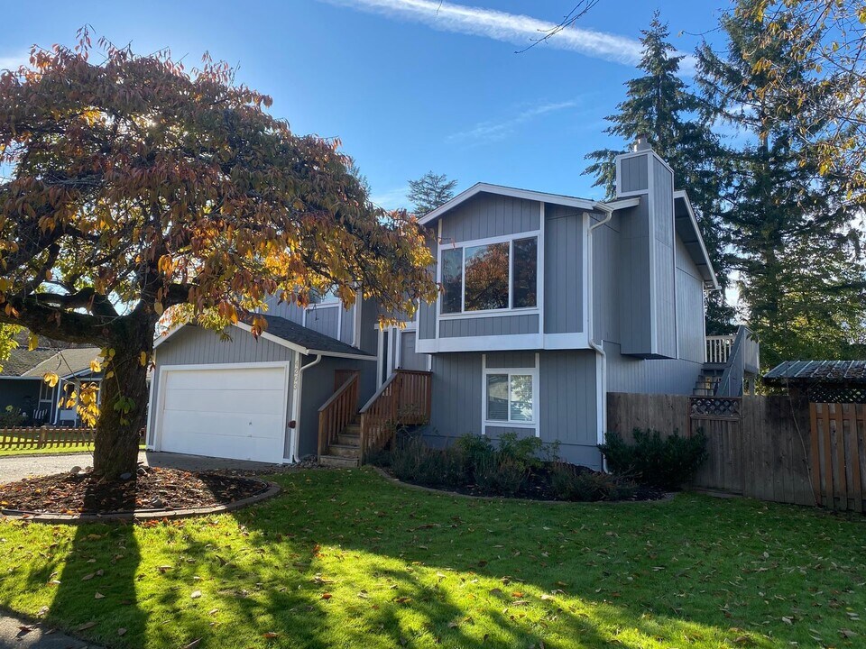 4203 Kings Ct in Carnation, WA - Building Photo