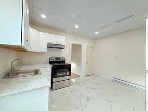 210 Center Ave in Plymouth, PA - Building Photo - Building Photo