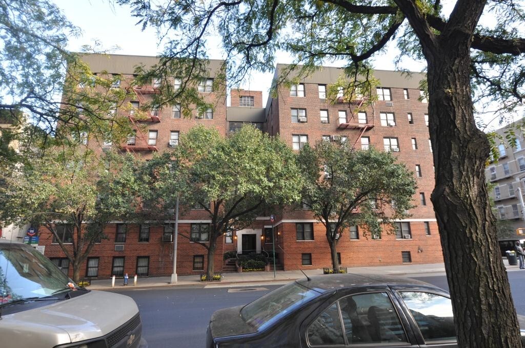 1680 York Ave, Unit #4C in New York, NY - Building Photo