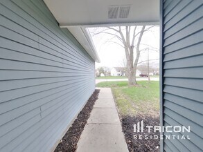 5773 Liberty Creek Dr E in Indianapolis, IN - Building Photo - Building Photo