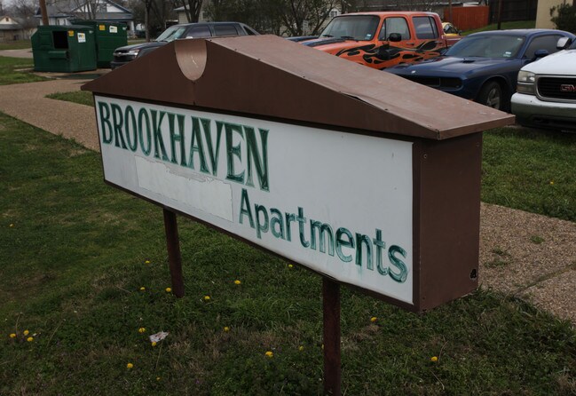 BrookHaven Apartments in Ferris, TX - Building Photo - Building Photo