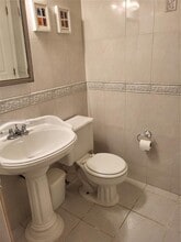 3475 N Country Club Dr in Miami, FL - Foto de edificio - Building Photo