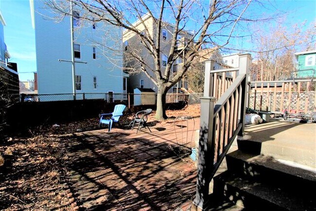 24 Rossmore St in Somerville, MA - Building Photo - Building Photo