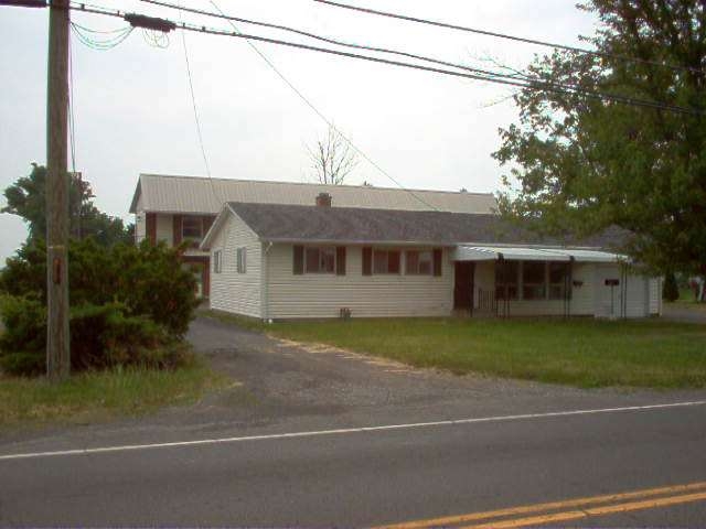 768 N Main St in Ada, OH - Foto de edificio - Building Photo