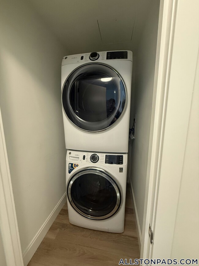 1079 Commonwealth Ave