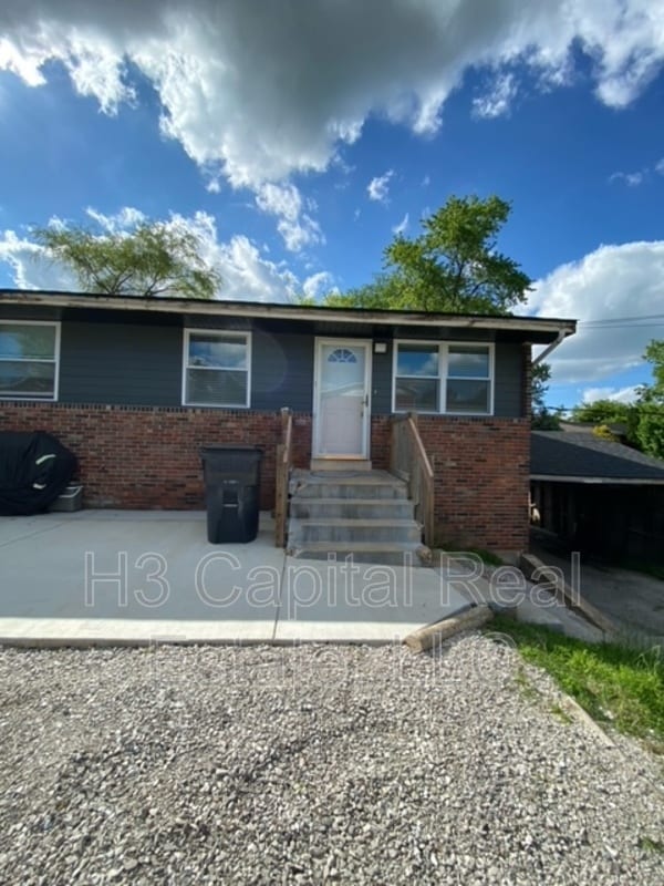 property at 17 N 44th St