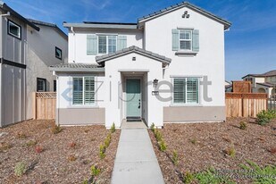 710 Barrett Lk Rd in West Sacramento, CA - Building Photo