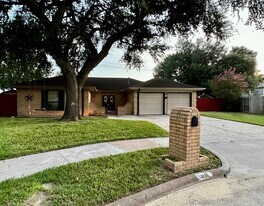 4030 Thistledown Dr in Pasadena, TX - Building Photo