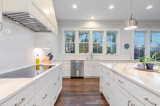 7018 Statendam Ct in McLean, VA - Building Photo - Building Photo