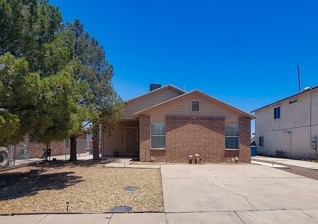 property at 10449 Valle Suave Dr