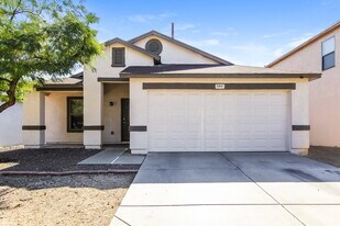 11841 W Wethersfield Rd in El Mirage, AZ - Building Photo