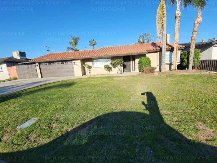 4413 Brunswick St in Bakersfield, CA - Building Photo