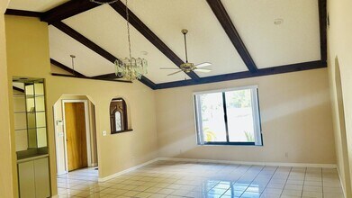 11952 60th St N in West Palm Beach, FL - Building Photo - Building Photo