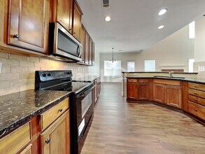 483 Strawberry Walk in Loganville, GA - Building Photo - Building Photo