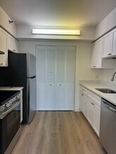 1731 Beacon St, Unit 301 in Brookline, MA - Building Photo - Building Photo