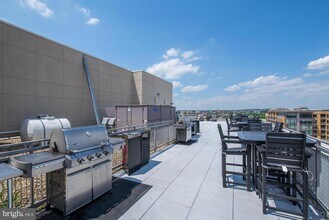 555 Massachusetts Ave NW in Washington, DC - Building Photo - Building Photo