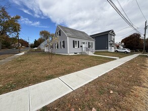 4 Arlmont St in Milford, CT - Foto de edificio - Building Photo