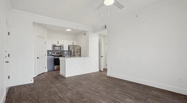 7301 Oakmont Blvd, Unit 621 in Fort Worth, TX - Foto de edificio - Building Photo