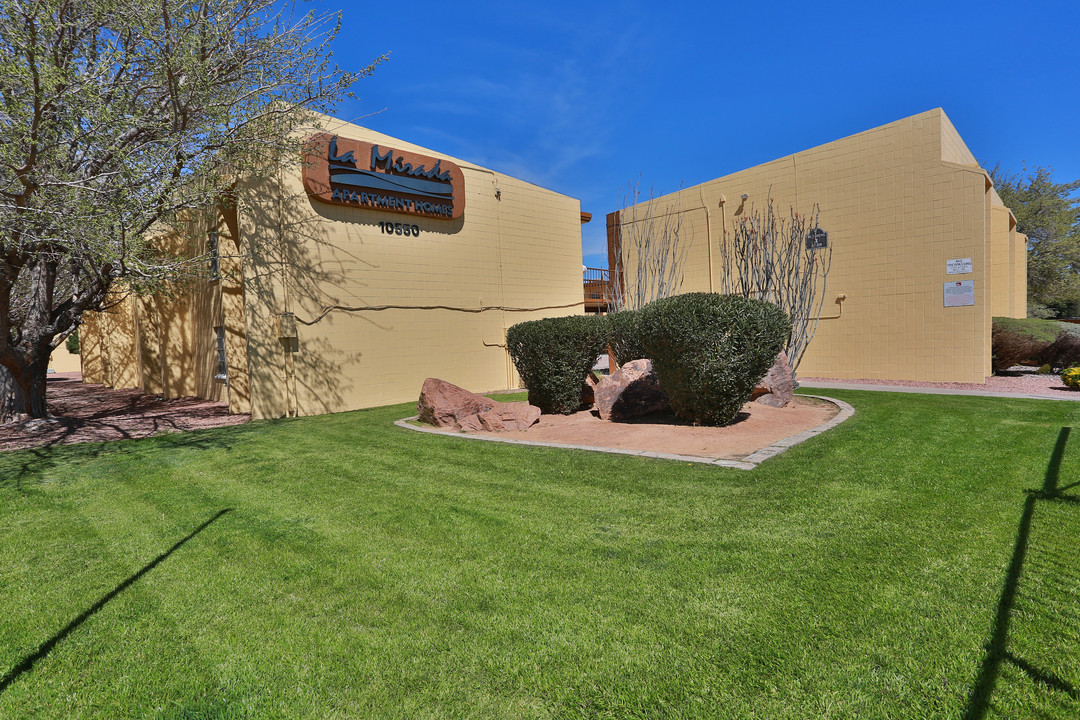 La Mirada Apartments in El Paso, TX - Building Photo