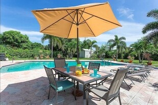 272 NW 45th St in Boca Raton, FL - Building Photo