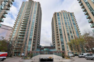 22 Olive Ave in Toronto, ON - Building Photo - Building Photo
