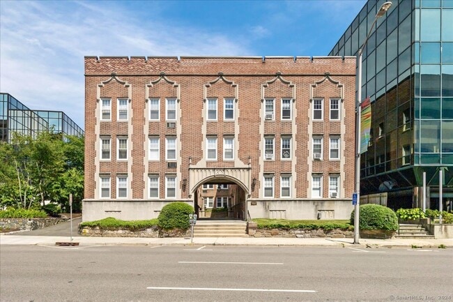 property at 639 Summer St