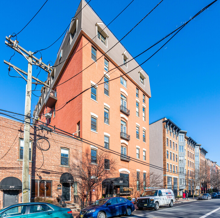 818 Jefferson St in Hoboken, NJ - Building Photo