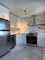 159 W 7th St, Unit 3 in Boston, MA - Building Photo