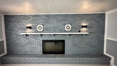 11031 Circle S Rd in Seffner, FL - Building Photo - Building Photo