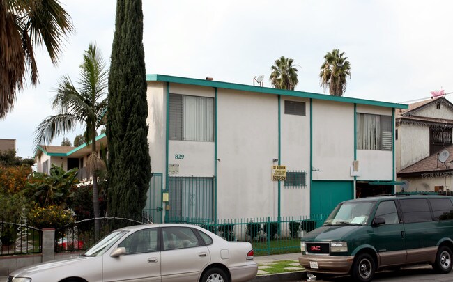 829 Walnut Ave in Long Beach, CA - Building Photo - Building Photo