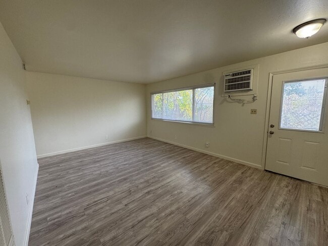 4360 Twain Dr in Olivehurst, CA - Building Photo - Building Photo