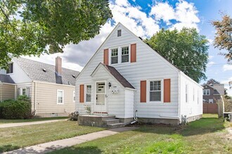 7208 33rd Ave in Kenosha, WI - Building Photo - Building Photo